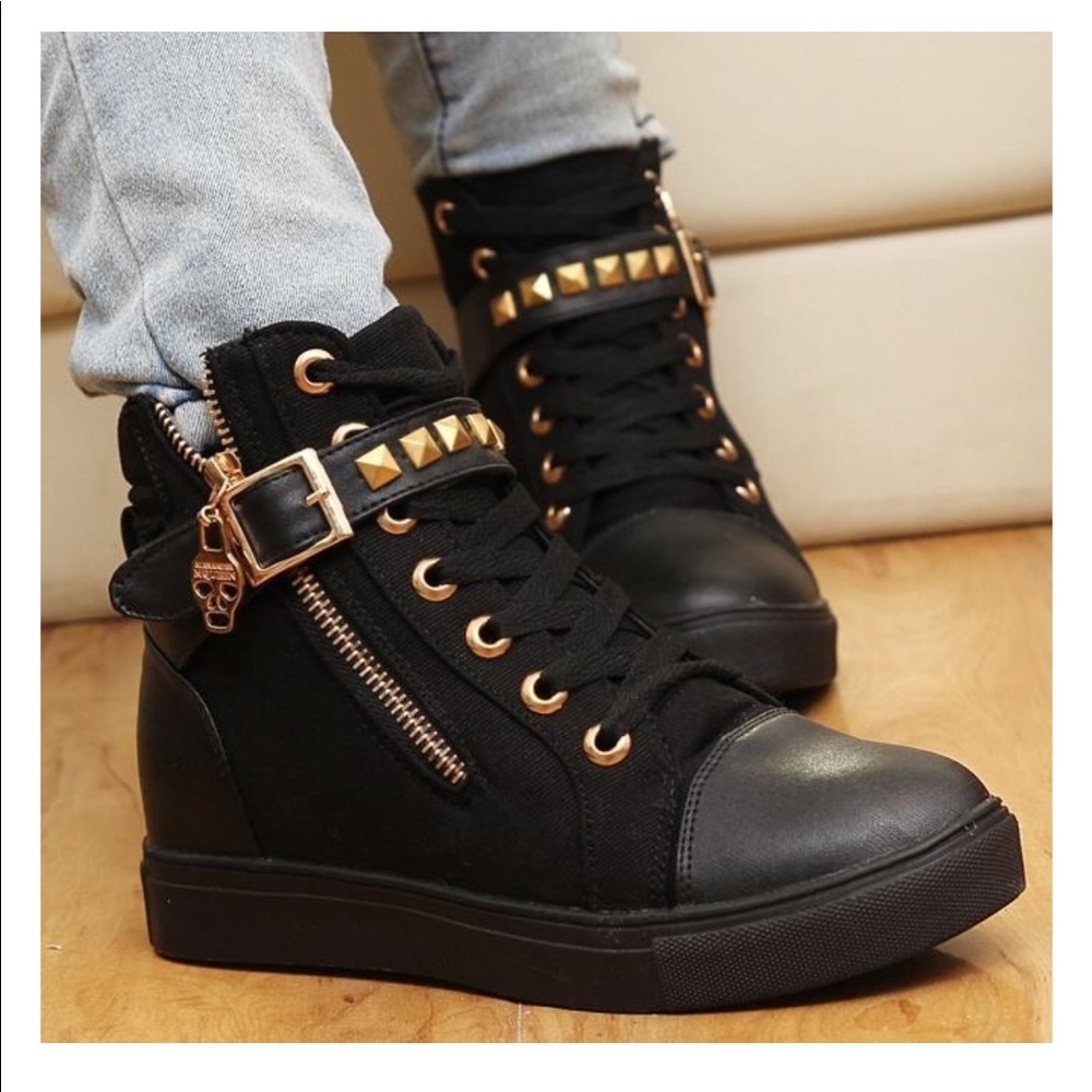 BLACK HIGH TOP WOMENS SHOES